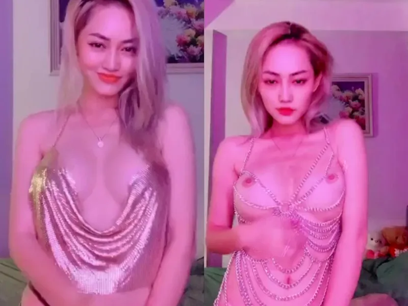 Em ngọc hà vú đẹp nứng lồn móc lồn p1